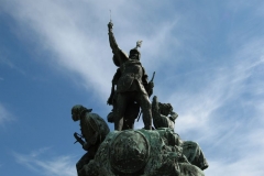 István Dobó fights off the Turks in the centre of Dobó tér