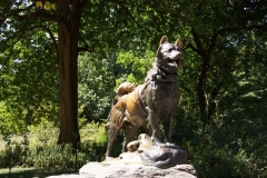 Statue of Blato the dog